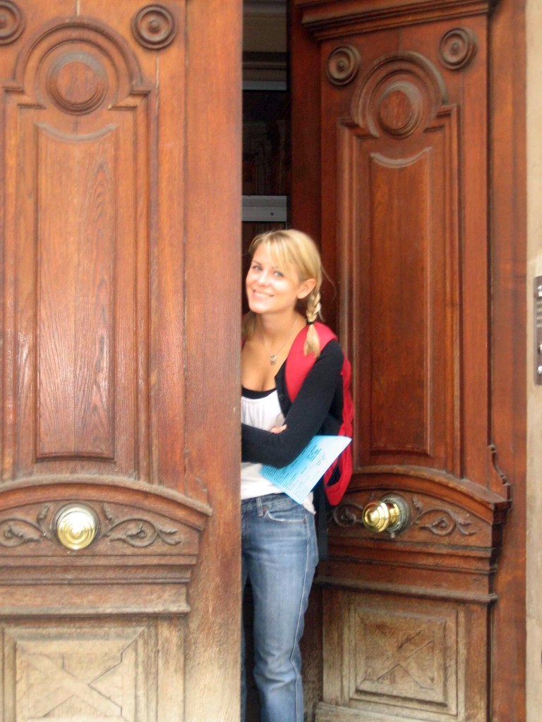 jenna-paris-open-door
